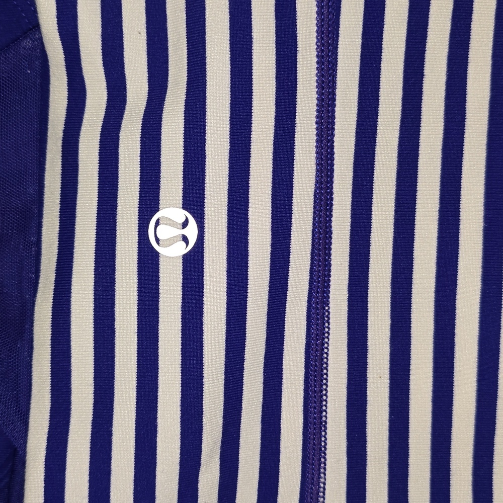 EUC 💎 Lulu Scoop Neck TankPigment Blue/White/Narrow Bold Stripe/Pigment Blue - Picture 9 of 10